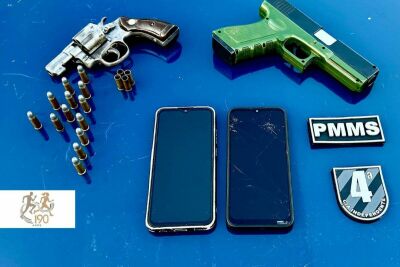 Imagem da notícia Tiros em condomínio: homem é preso com revólver e simulacro em Chapadão do Sul